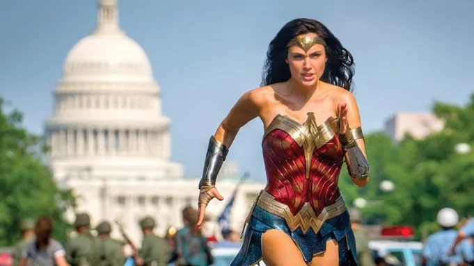 Continuarea filmului Wonder Woman 1984 se deschide unui sfert din cinematografele din Marea Britanie