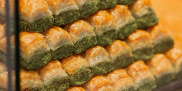 Raiul gurmanzilor! Experimentează bucătăria turcească într-o vacanță last minute în Antalya