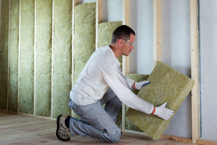 Izoleaza-ti casa cu vata minerala si mentine mai usor temperatura ideala la interior