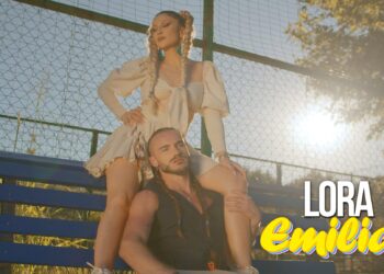 Primele trei filme din seria „Matrix” vor fi difuzate de Warner TV în luna decembrie, în așteptarea celui de-al patrulea lungmetraj, „Renașterea/ Resurrections”, care va fi lansat în preajma Crăciunului. Producțiile americane „Matrix/ The Matrix” (1999), „Matrix - Reîncărcat/ The Matrix Reloaded” (2003) și „Matrix - Revoluții/ The Matrix Revolutions” (2003) vor fi difuzate sâmbăta seara, începând cu 4 decembrie. Scrise și regizate de Lana și Lilly Wachowski și produse de Joel Silver, primele trei filme ale francizei au generat încasări de peste 1,635 de miliarde de dolari la nivel global. Al patrulea va fi lansat de Warner Bros. pe 22 decembrie 2021. Filmele descriu un viitor în care Pământul este dominat de o rasă de roboți ce au conștiință proprie generată de inteligența artificială creată în secolul 21. Personajele principale sunt interpretate de Keanu Reeves (Neo), Laurence Fishburne (Morpheus) și Carrie-Anne Moss (Trinity). Personajele și cadrul în care are loc acțiunea filmelor au fost explorate și