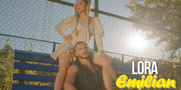 Primele trei filme din seria „Matrix” vor fi difuzate de Warner TV în luna decembrie, în așteptarea celui de-al patrulea lungmetraj, „Renașterea/ Resurrections”, care va fi lansat în preajma Crăciunului. Producțiile americane „Matrix/ The Matrix” (1999), „Matrix - Reîncărcat/ The Matrix Reloaded” (2003) și „Matrix - Revoluții/ The Matrix Revolutions” (2003) vor fi difuzate sâmbăta seara, începând cu 4 decembrie. Scrise și regizate de Lana și Lilly Wachowski și produse de Joel Silver, primele trei filme ale francizei au generat încasări de peste 1,635 de miliarde de dolari la nivel global. Al patrulea va fi lansat de Warner Bros. pe 22 decembrie 2021. Filmele descriu un viitor în care Pământul este dominat de o rasă de roboți ce au conștiință proprie generată de inteligența artificială creată în secolul 21. Personajele principale sunt interpretate de Keanu Reeves (Neo), Laurence Fishburne (Morpheus) și Carrie-Anne Moss (Trinity). Personajele și cadrul în care are loc acțiunea filmelor au fost explorate și