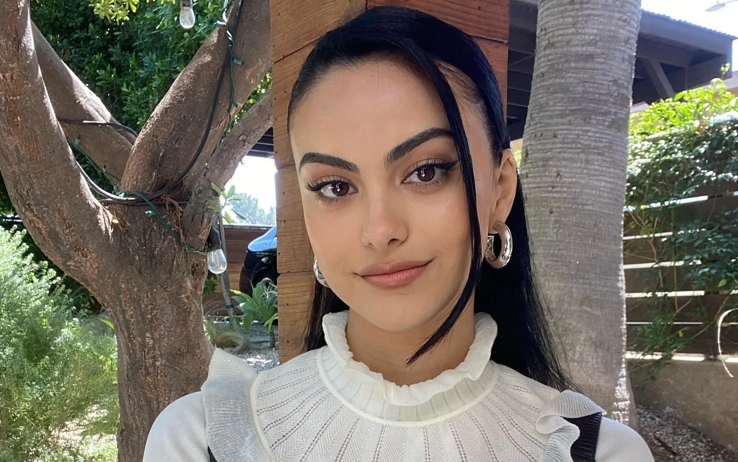 Camila Mendes a făcut gândurile să zboare cu această fotografie revelatoare… Incredibil!