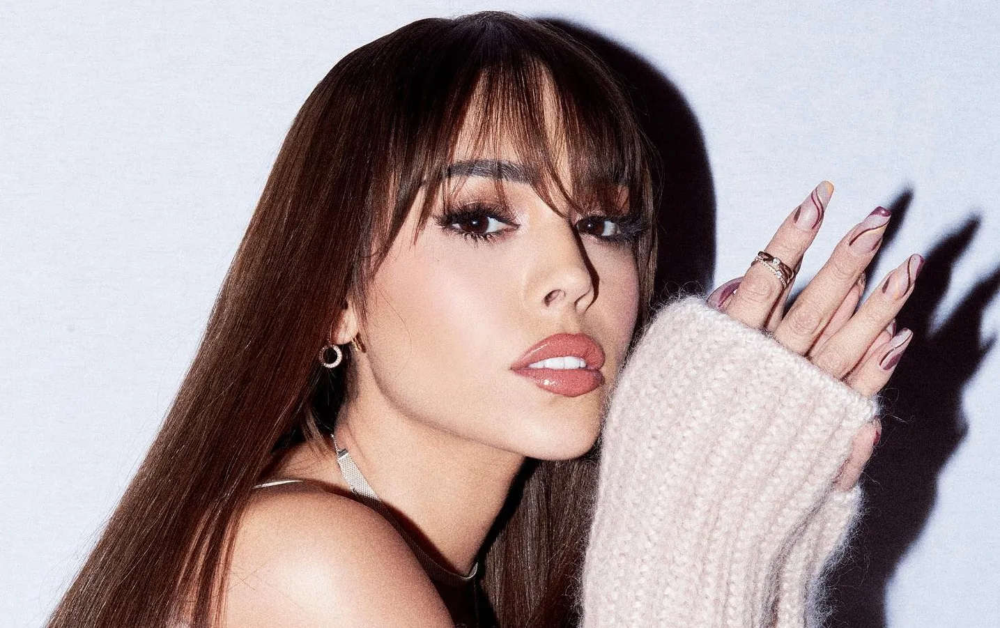 Danna Paola a făcut-o cu mare mândrie pentru cele mai revelatoare fotografii