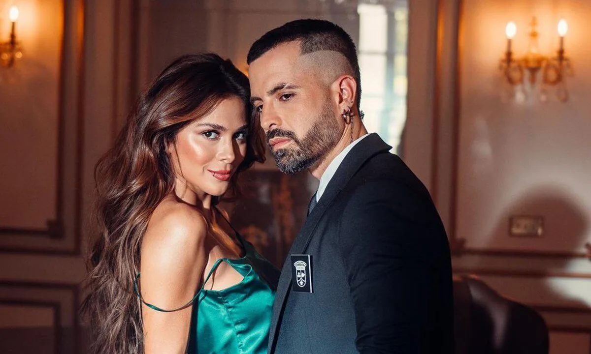 Greeicy i-a arătat fructele interzise ale lui Mike Bahía în timp ce făcea un duș