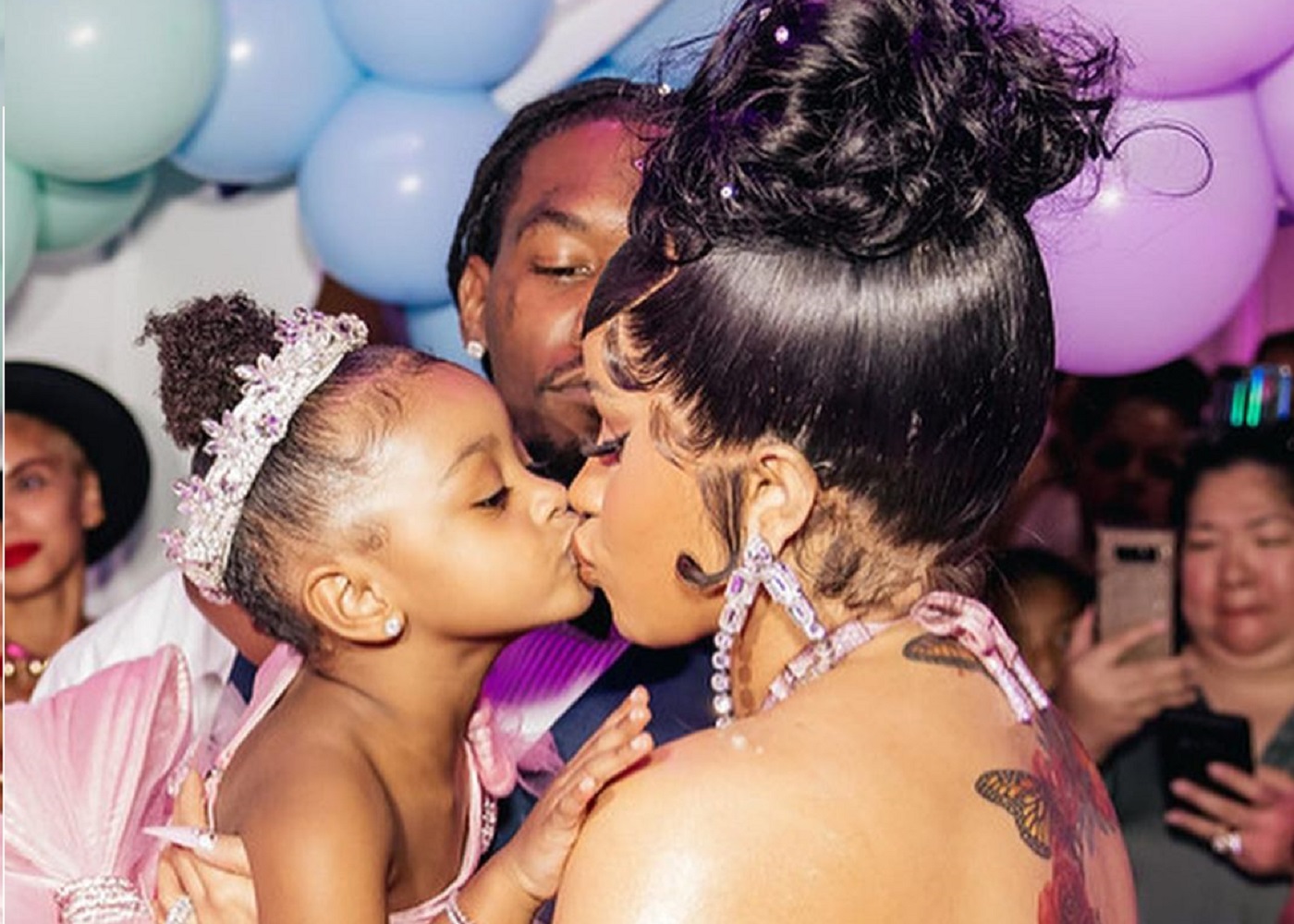 Cardi B, Kulture Kiari și Offset - Instagram