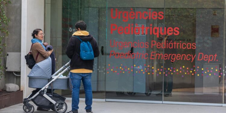 Vârful bronșiolitei va ajunge într-o săptămână, iar spitalele se pregătesc pentru suprasolicitare