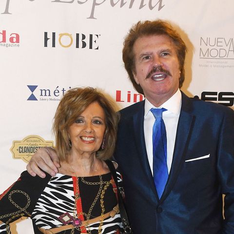 María Teresa Campos și Mustache Arrocet María Teresa Campos și Mustache Arrocet pozând împreună