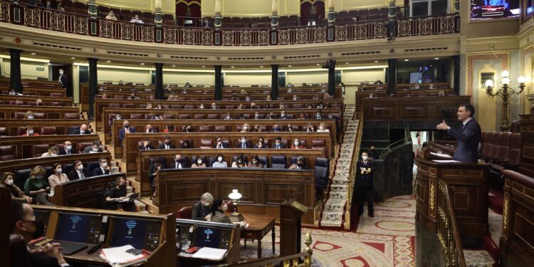 Ultimele știri, astăzi: votul bugetelor și aprobarea impozitului bancar