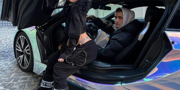 Mara G si Mario Mutu.