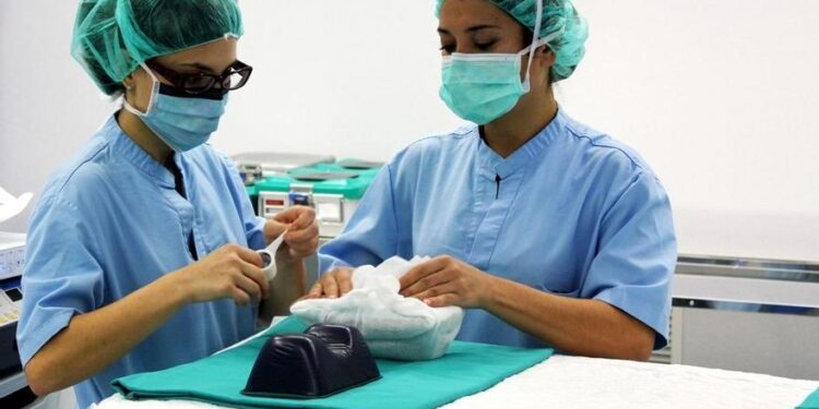 Spania are nevoie de aproape 100.000 de asistente pentru a se egala cu media europeană