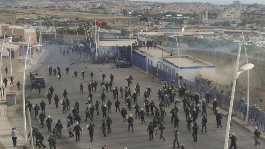 Tragedia Melilla |  Opoziția nu verifică în videoclipurile săriturii la Melilla dacă au fost morți pe teritoriul spaniol, dar vede contradicții în Marlaska
