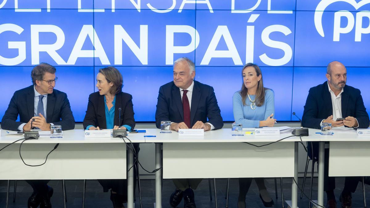 Un sondaj electoral GAD3 dă majoritate absolută unei coaliții formată din PP și Vox la alegerile generale