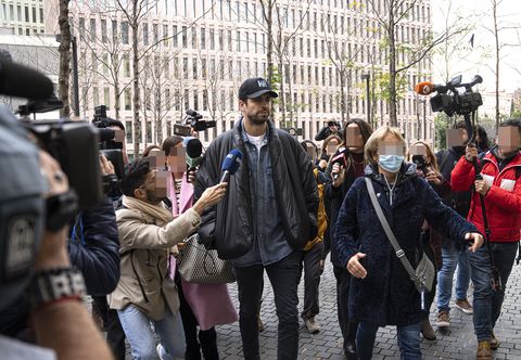 Gerard Pique și Shakira părăsesc tribunalele din Barcelona după ce s-au întâlnit cu judecătorul în legătură cu acordul lor de custodie pentru copiii lor