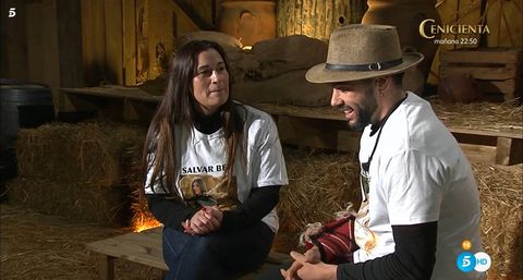 Yolanda, mama lui Bea și Dani Yolanda, mama Beei, și Dani
