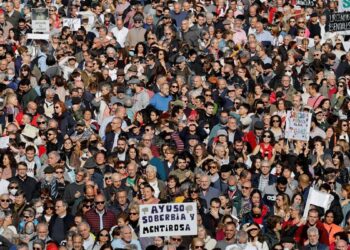 Gradul de satisfacție al spaniolilor cu sănătatea publică a scăzut