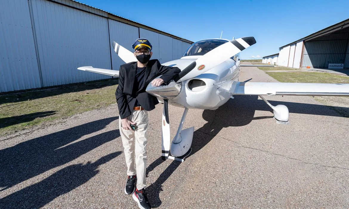 Daniel, un pacient paliativ la Gregorio Marañón, își îndeplinește visul și devine pilot pentru o zi