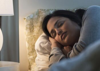 Sfaturi și trucuri pentru a economisi energie pe timp de noapte