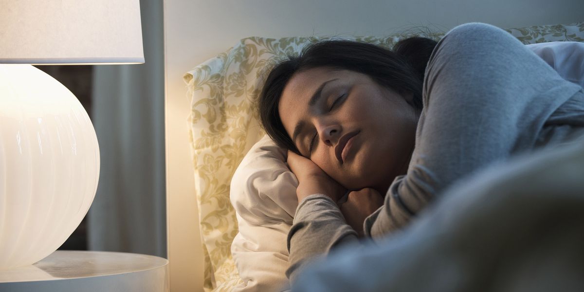 Sfaturi și trucuri pentru a economisi energie pe timp de noapte