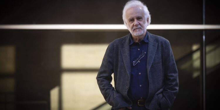 Premiul național de eseu Ramón Andrés: „Trăim într-o lume asurzită care nu generează decât consumism inutil”