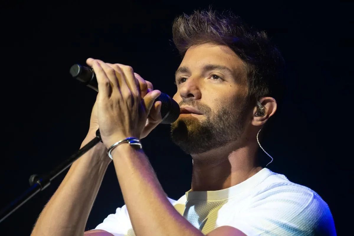 Discurile săptămânii: Pablo Alborán, La Bien Querida, Tesouro, Guitarricadelafuente și Dezron Douglas