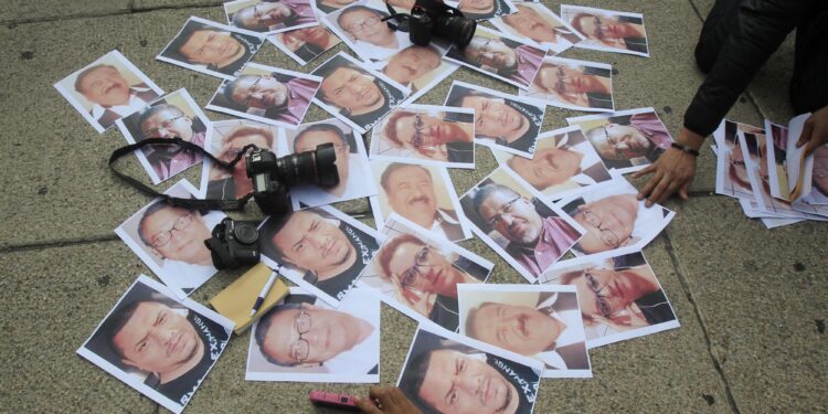 Pericol de moarte pentru jurnaliştii din Mexic