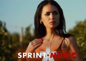 Arando Marquez feat.Tavi Colen - Parfum De Femeie