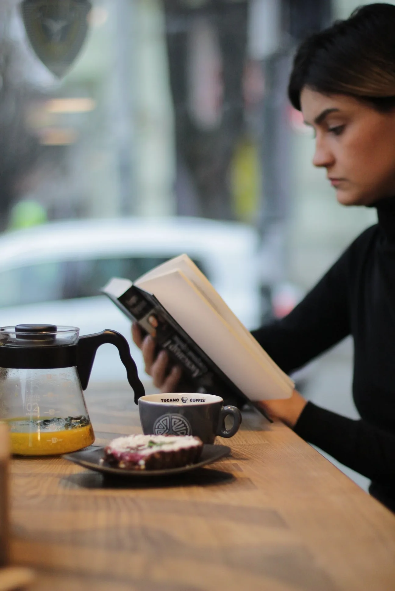 iCarte, iParte Book Fair aduce laolaltă scriitori și cititori: invitați Camelia Cavadia, Florin Chirculescu și Alin Comşa