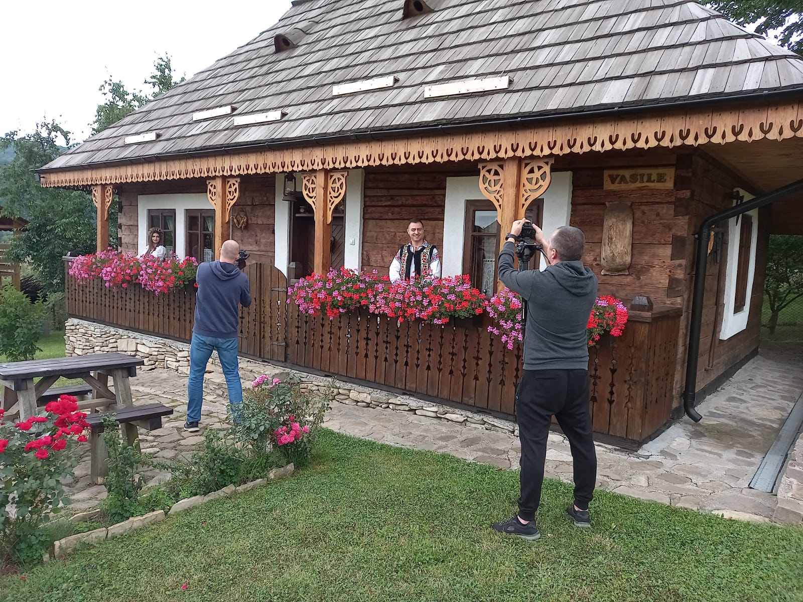 Cristian Harhătă a filmat videoclipul piesei „Floricică rară” în Gura Humorului