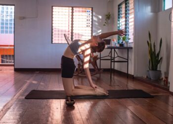 Exerciții fizice ușor de făcut atunci când ai spatele încordat