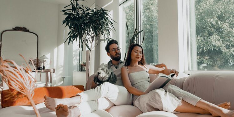 Transformă-ți casa cu spumă poliuretanică: 5 beneficii uimitoare