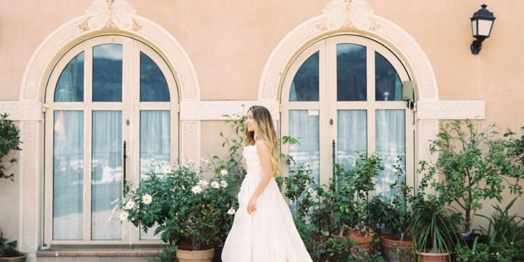 Rochii de mireasa deosebite din colectia 2025 de la Glamoshop