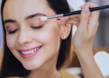 Machiajul de Zi cu Zi: Alege Produse cu Beneficii Active pentru Protecția Pielii Tale