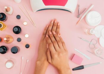 Cum obții acasă o manichiură ca la salon