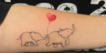 Tatuaje și piercinguri în 2026: cum le integrezi elegant în stilul feminin, fără să „strige”