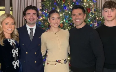 Aniversare uriasa la Hollywood. Kelly Ripa si Mark Consuelos implinesc 30 de ani de la nunta
