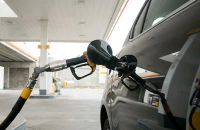 Prețul benzinei scade cu 0,17 euro. Vestea care vizează toți șoferii din România