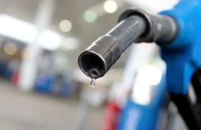 Benzina a sărit de 9 lei. Vestea neașteptată pentru șoferi e diferența de 16% față de Europa