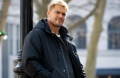 Alan Ritchson spune că o cameră corporală l-a ferit de arestare după incidentul din 22 martie 2026