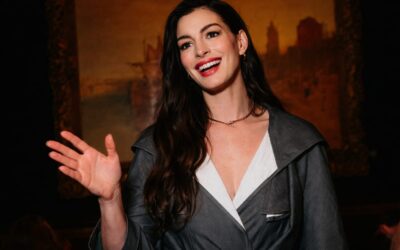 Anne Hathaway a apărut cu șuvițe caramel în a treia sarcină și a atras atenția asupra unei opțiuni discrete