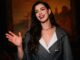 Anne Hathaway a apărut cu șuvițe caramel în a treia sarcină și a atras atenția asupra unei opțiuni discrete