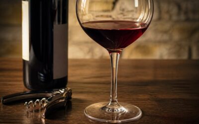 Cristian Grețcu organizează degustări private de vin și este implicat într-o firmă de arhitectură