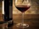 Cristian Grețcu organizează degustări private de vin și este implicat într-o firmă de arhitectură