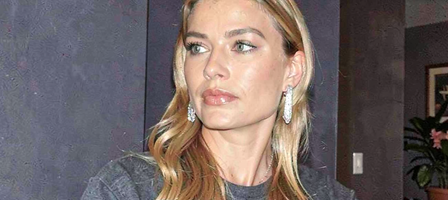 Imaginile cu Margot Robbie în costum de baie alb au strâns până la 7,9 milioane de vizualizări