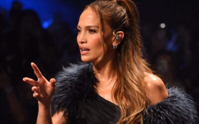 Jennifer Lopez a urcat pe scenă pe 27 iunie într un body transparent cu efect de tatuaj la Obsessed Fest