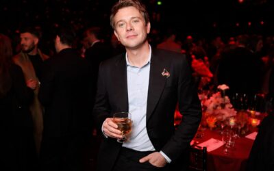 Jonathan Anderson a creat în secret rochia de mireasă Dior purtată de Taylor Swift la nunta cu 1.000 de invitați
