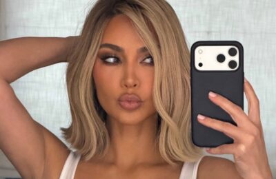 Kim Kardashian a promovat pe Instagram colecția Micro Fits Everybody în lenjerie roz
