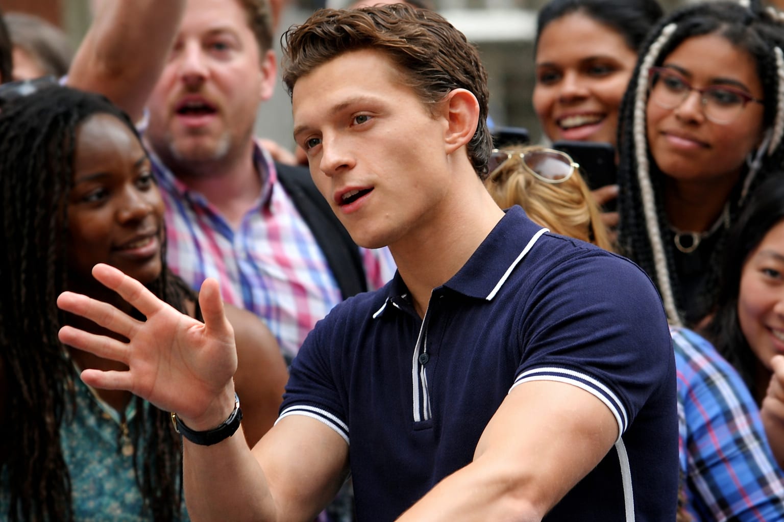 Tom Holland a fost emoționat de mesajul unui bărbat care a renunțat la alcool inspirat de el