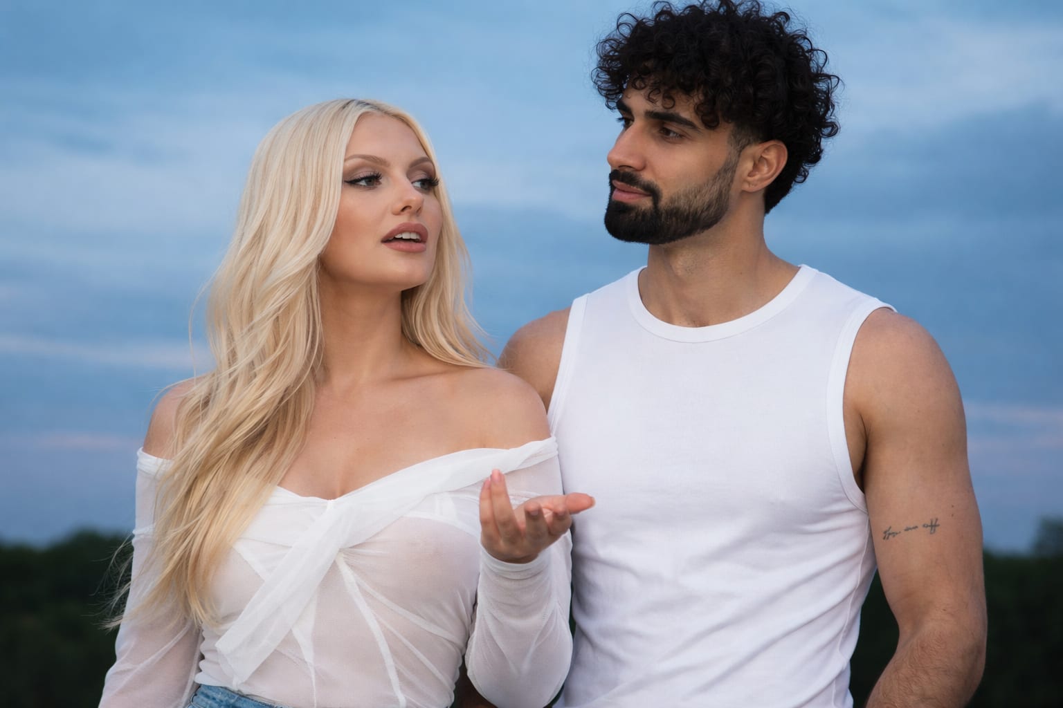 Alexandra Stan lansează o piesă nouă cu două zile înainte de a naște