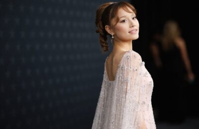 Ariana Grande își anulează debutul pe West End și ia o pauză de la viața publică