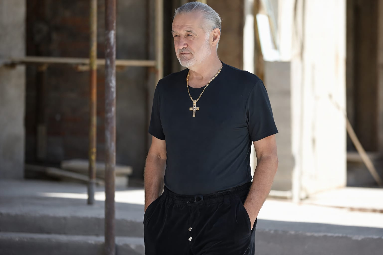 Gestul făcut de Gigi Becali pentru un bărbat bolnav în fața șantierului din Pipera